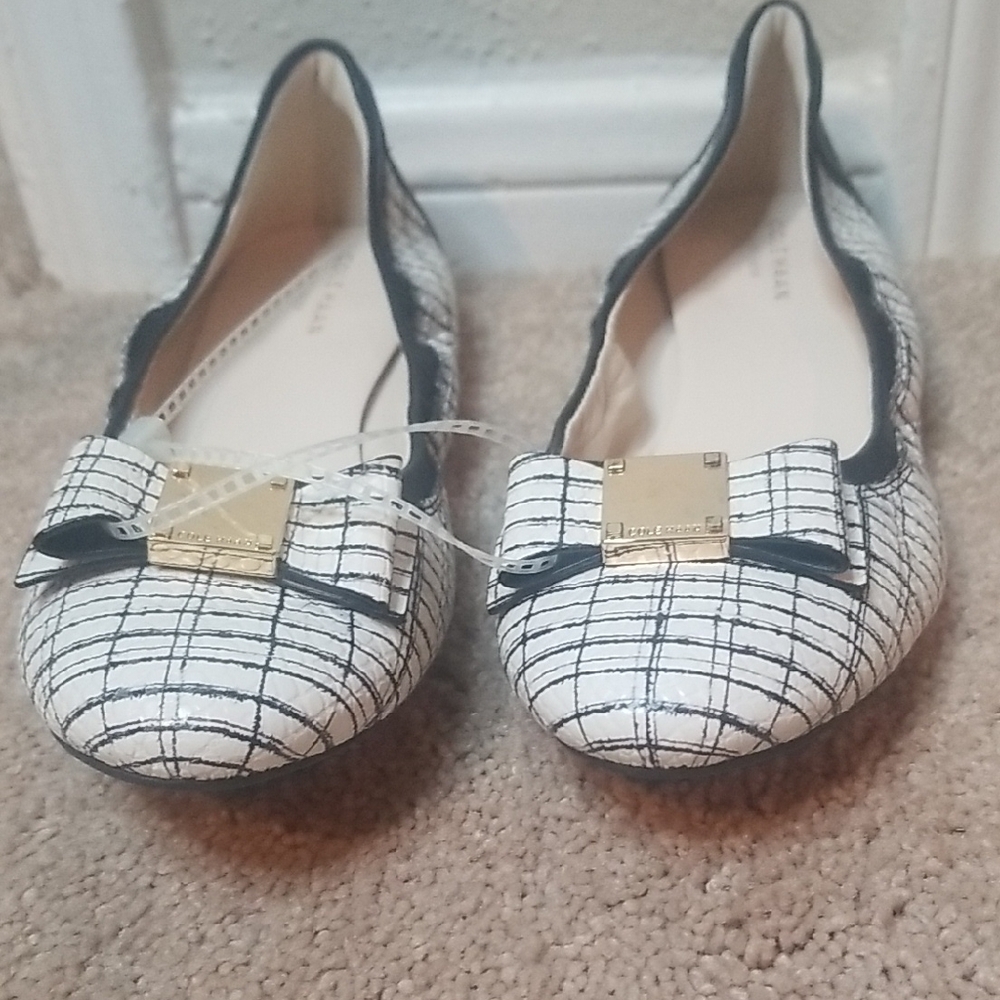 Chic White and Black Checkered Flats